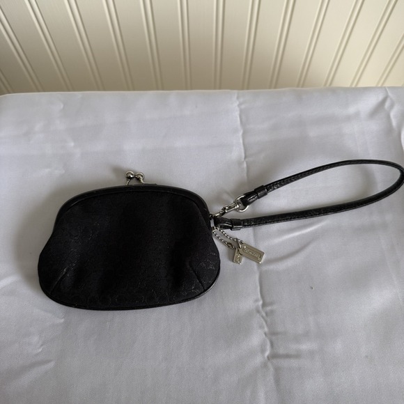 Coach Handbags - COACH VINTAGE BLACK AND SILVER KISS LOCK WRISTLET COIN PURSE/ MINI PURSE
